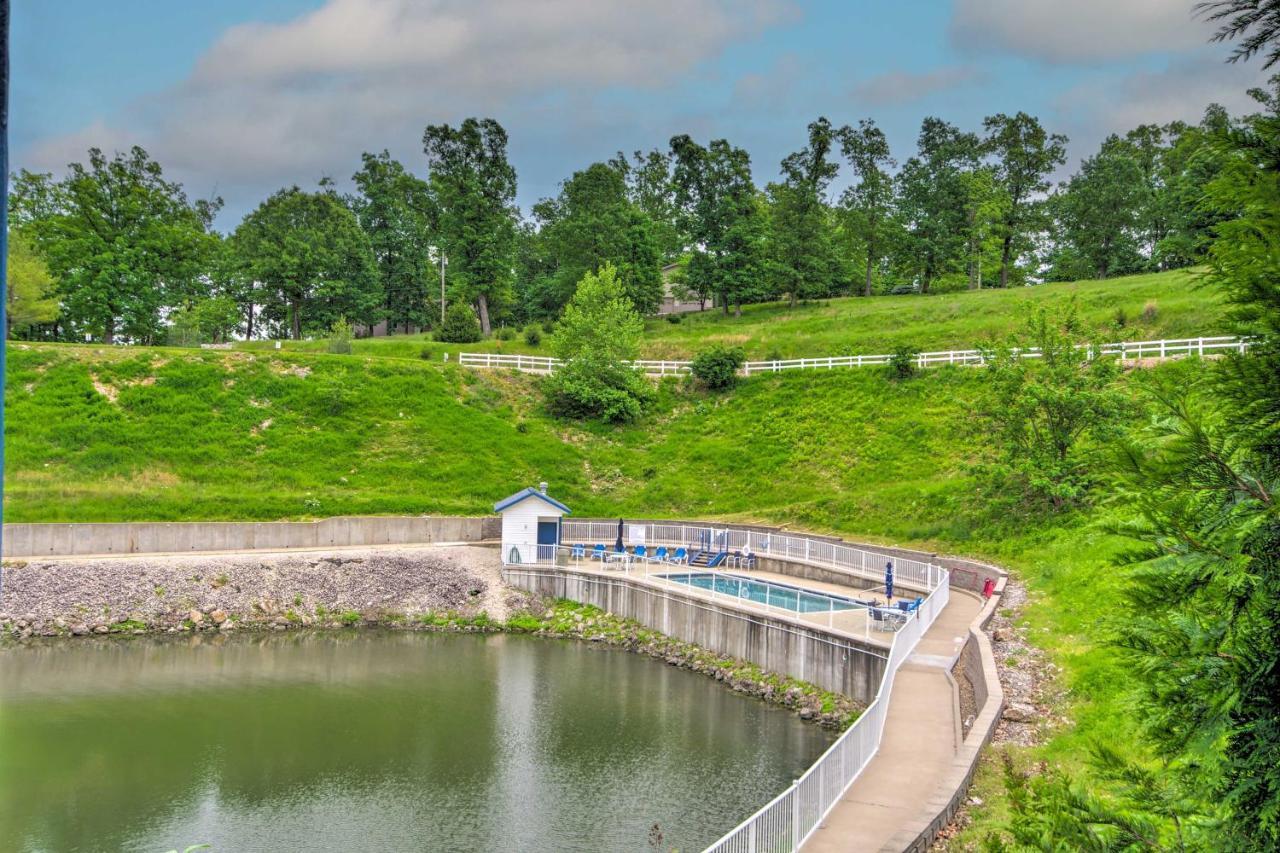 Breezy Lake Ozark Escape Dock, Slip And Pool! Luaran gambar
