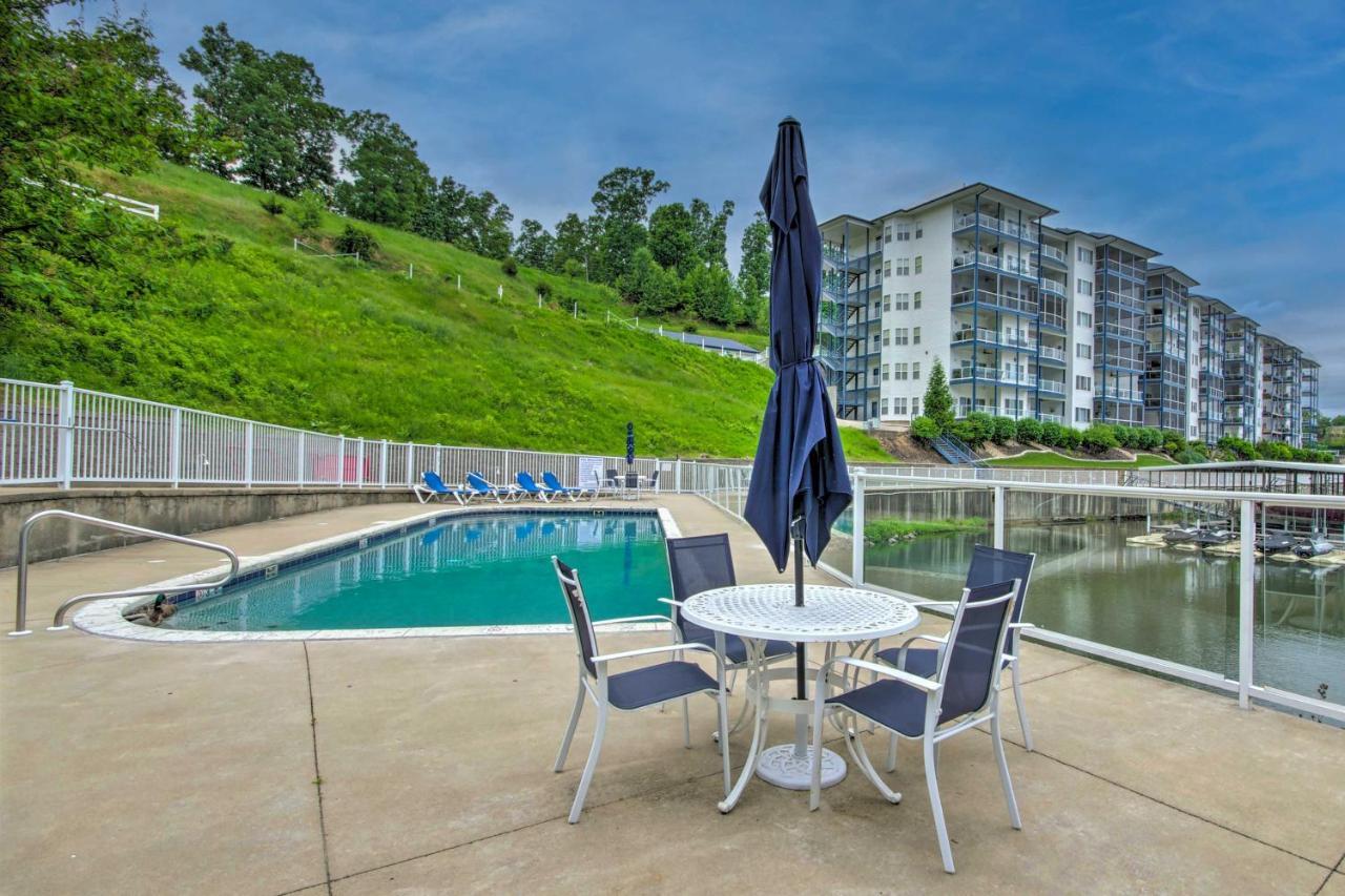 Breezy Lake Ozark Escape Dock, Slip And Pool! Luaran gambar